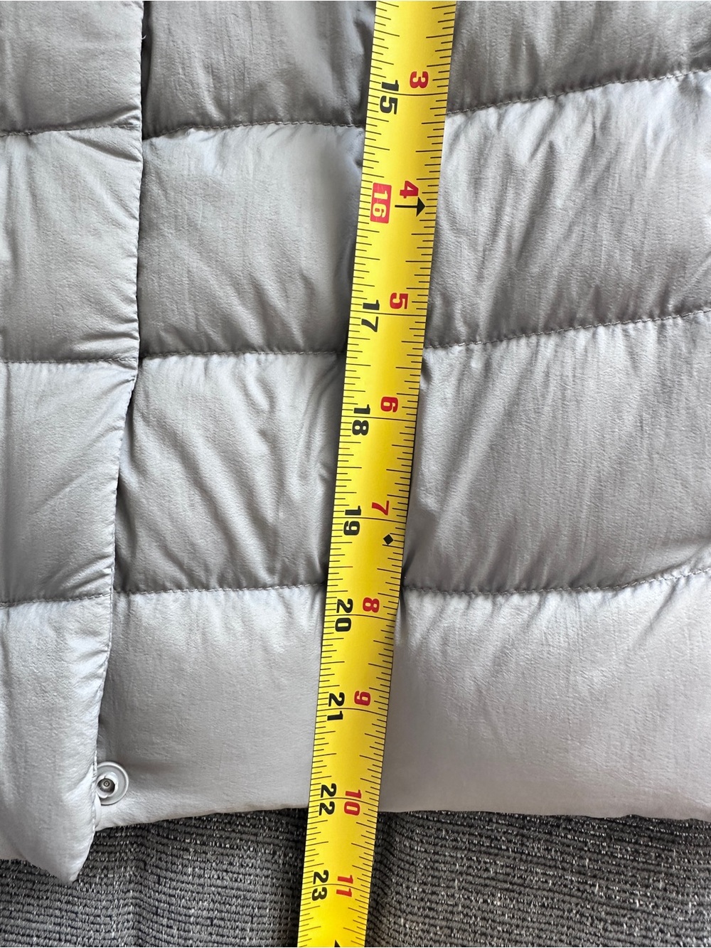 Uniqlo Women's Quilted Ultra Light Down Vest size S - Picture 15 of 15